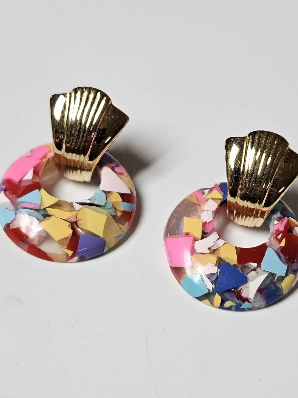 80s 90s KJL Kenneth J Lane Gold Multicolor Confetti Hoop Drop Earrings - Picture 4 of 10